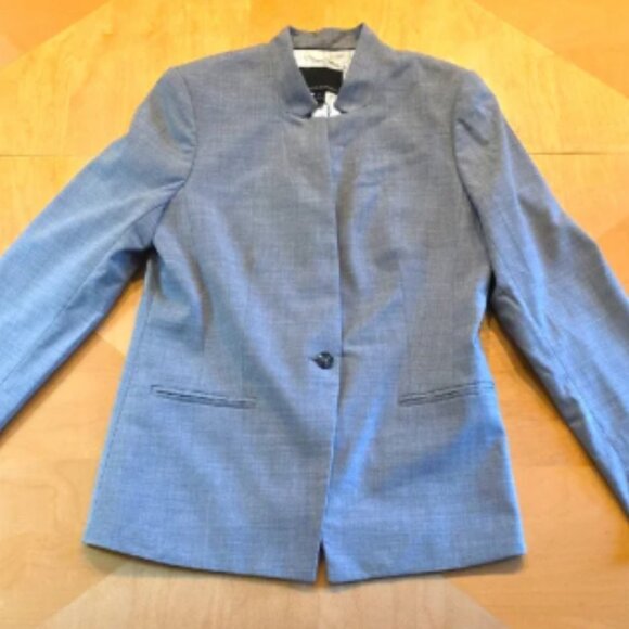 Banana Republic -Essential Italian Wool Light Gray Womens Blazer. Size 8. NWOT! - Picture 1 of 3
